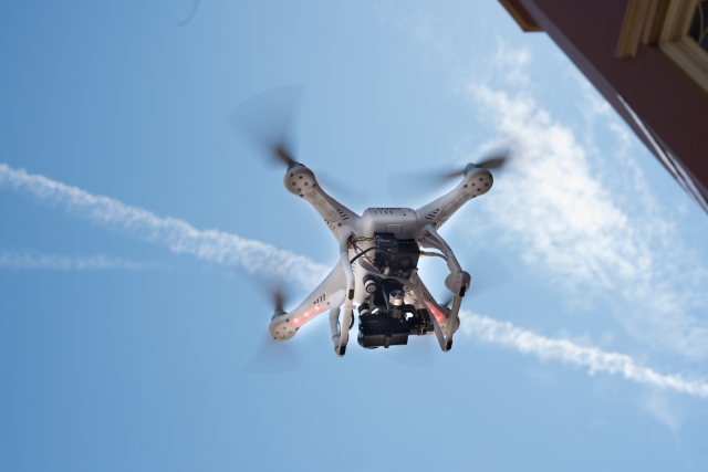 自治体も注目！災害時のドローン活用事例と課題;